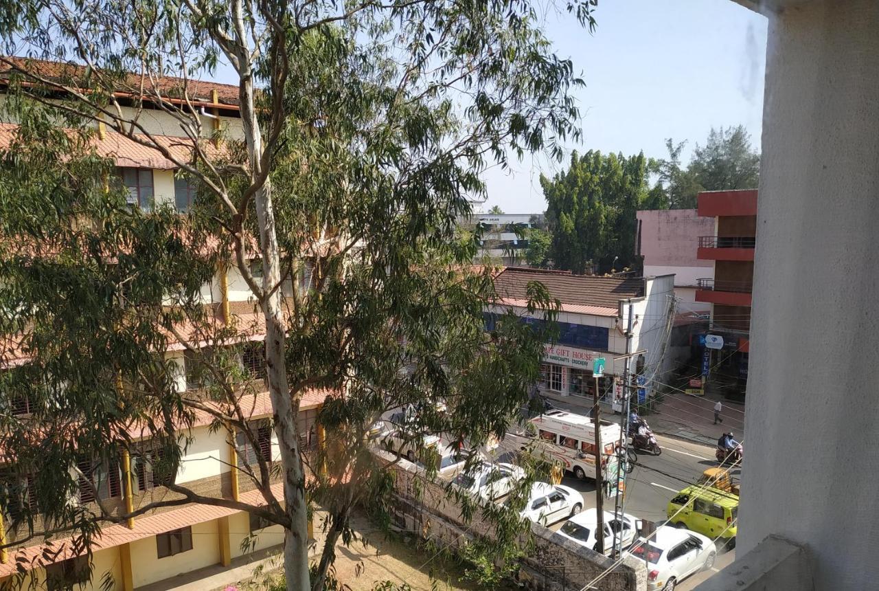 Kga Elite Continental Hotel 4*